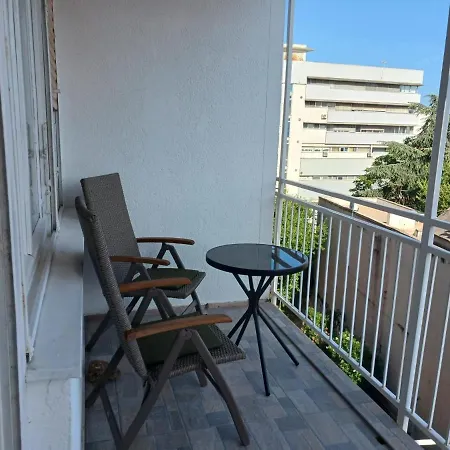 Room With Private Toilet And Terrace In City Center In Shared Apartment Split Exterior photo