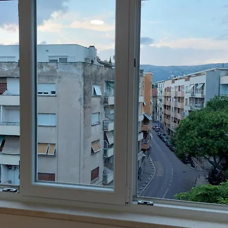 Room With Private Toilet And Terrace In City Center In Shared Apartment Split Exterior photo